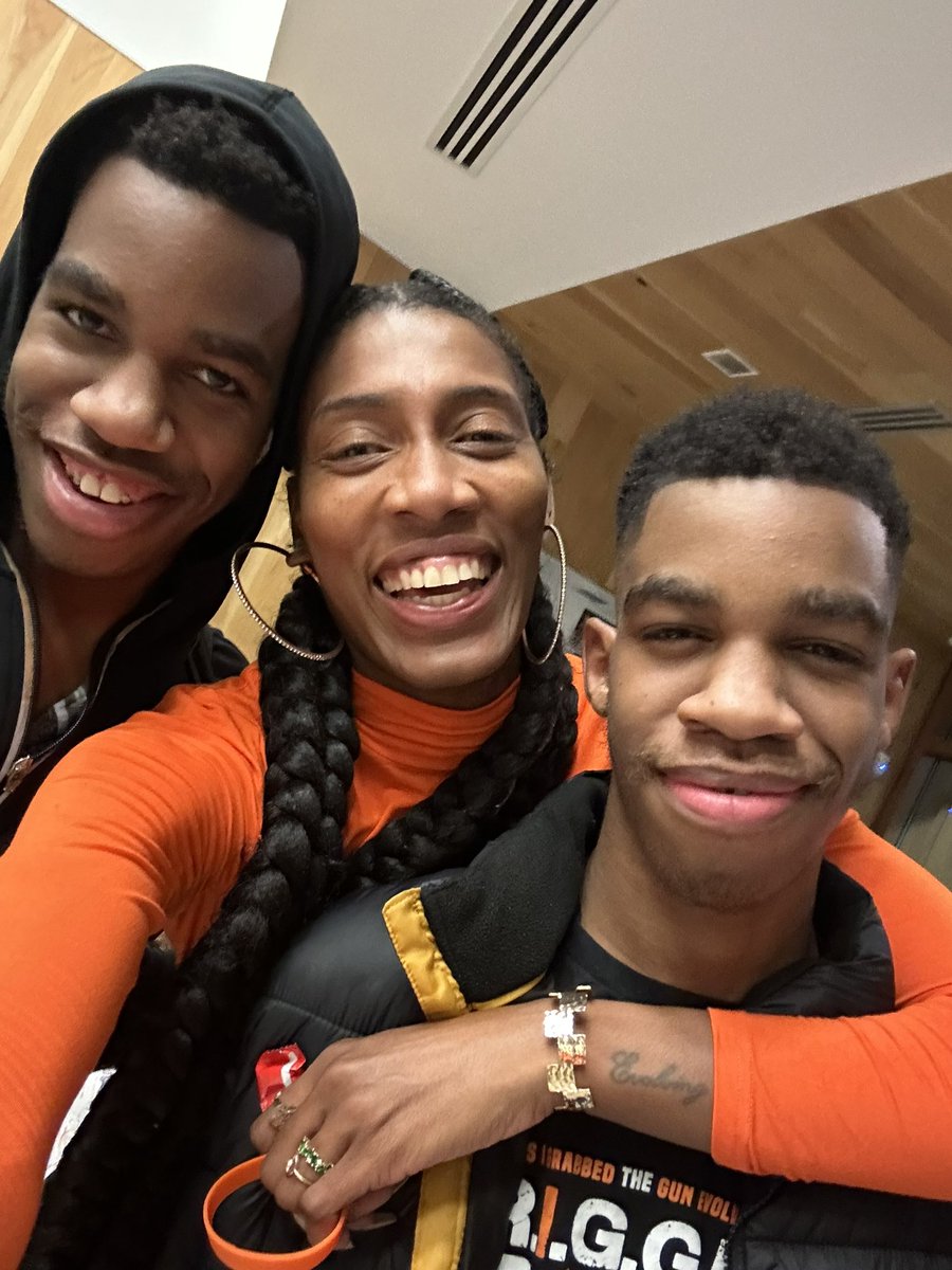 TheTRIGGERProj's tweet photo. Proud to spread prevention @KIPP College Prep DC! Our #TRIGGERUniversity Youth Ambassadors and Preventionists talked to students, community, and families about maintaining their personal prevention paths, #SayTheirName activity, and gave out orange swag #WeArePrevention https://t.co/ERsdXKWLp4