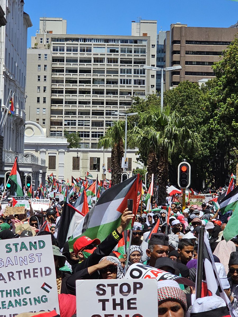 IrfaanMangera's tweet photo. Thousands and thousands in the streets of Cape Town. The calls are clear, Stop the killing! Stop the murder of children! Stop the bombs! Stop the war machine! Stop the genocide! Stop the occupation!

#FreePalestine https://t.co/smCYwLrffo