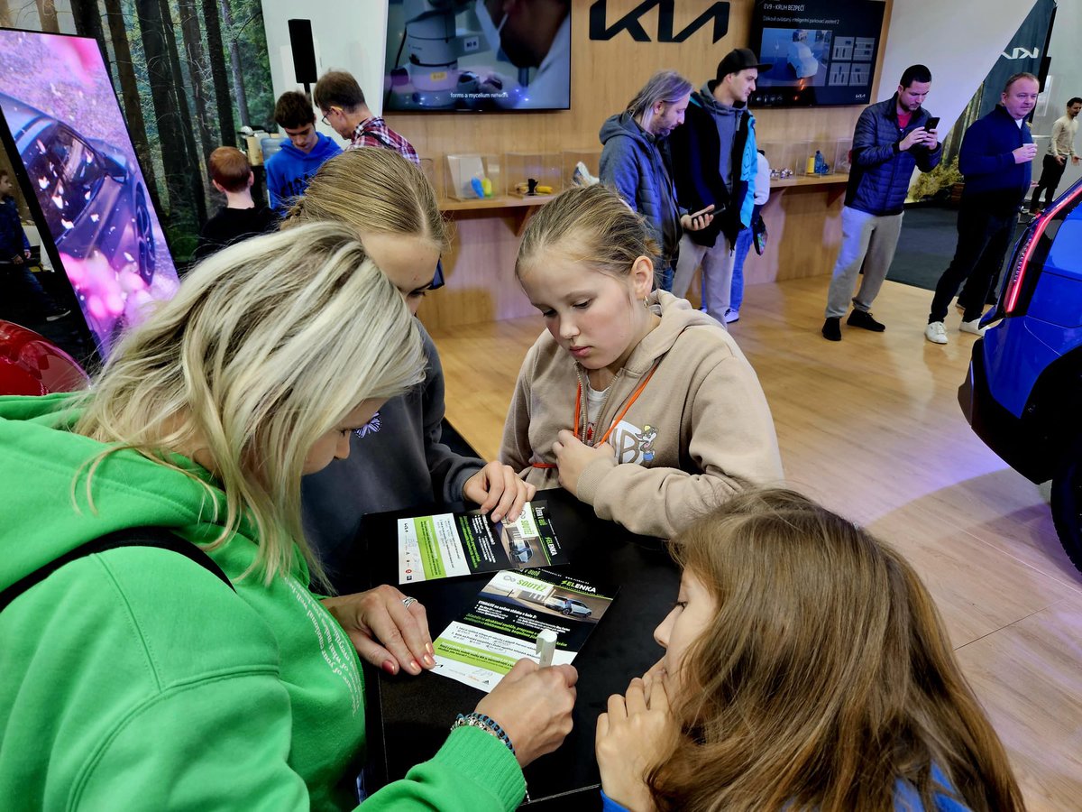 Kia Czech tweet media