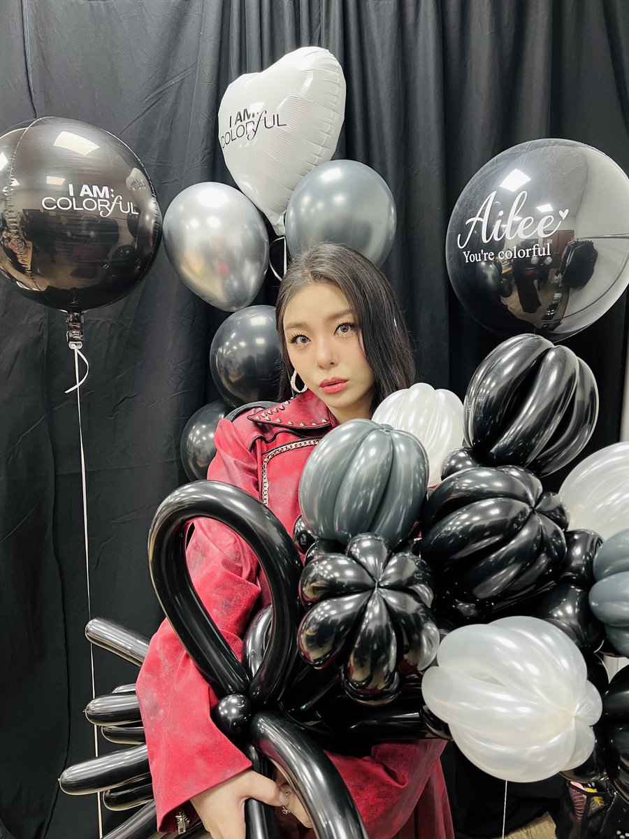 itzailee's tweet image. [📸]
231111 | #2023_Ailee_IAMCOLORFUL_ULSAN

오늘도 아주 뜨거운 열정과 떼창이 엄청났던 울산!
덕분에 신나고 해피하게 무대했어요!🤭
에너지 가득 안고 행복한 추억 만들고 가요❣️

#에일리 #Ailee