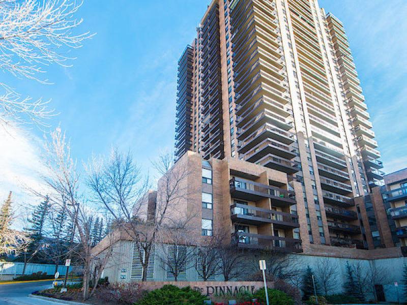 RENXca's tweet image. #ICYMI EXCLUSIVE with interview: @AL_Communities buys second major multifamily asset at suburban Calgary site, The Pinnacle apartment tower. Total spend, including earlier Wyldewood Estates transaction, $116M.
renx.ca/avenue-living-…  #cre #crecanada #realestate #housing #calgary