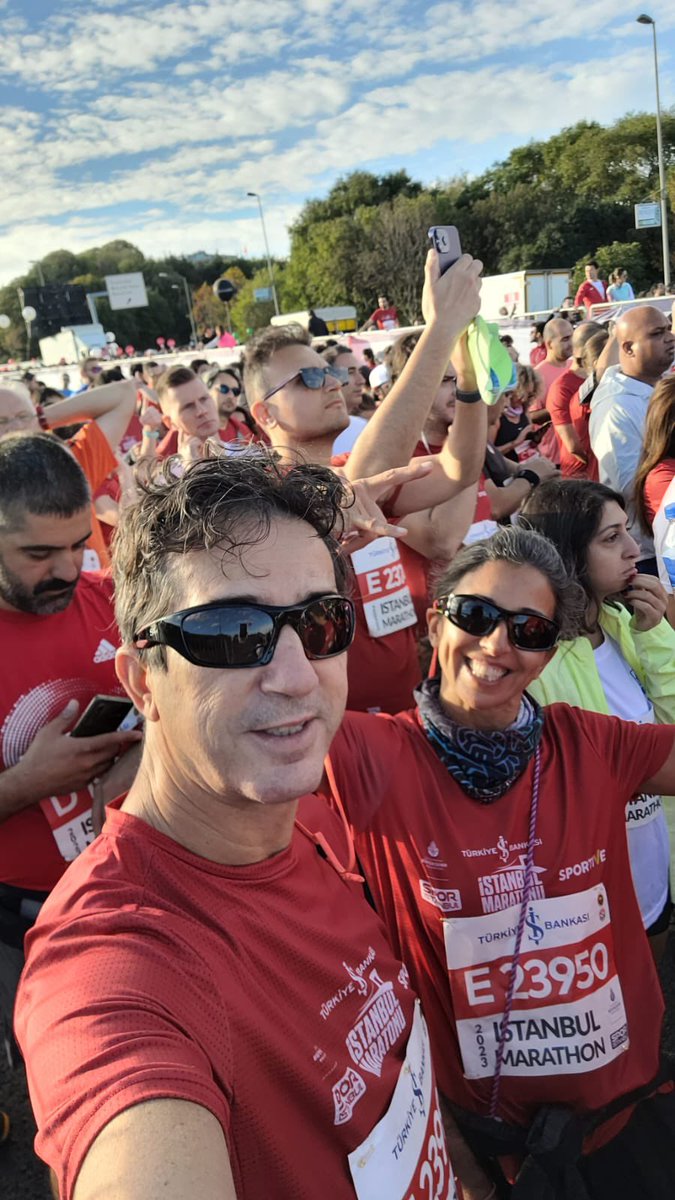 Tim danışmanlık olarak geçen hafta katıldığımız İstanbul maratonundan bir #tbt bırakalım. 🏃🏃🏻‍♀️ Daha çok koşacağız. 🧡 #timdanışmanlık #gelişimiçintim #marathon #istanbulmaratonu @CelikSaim @vedatguven