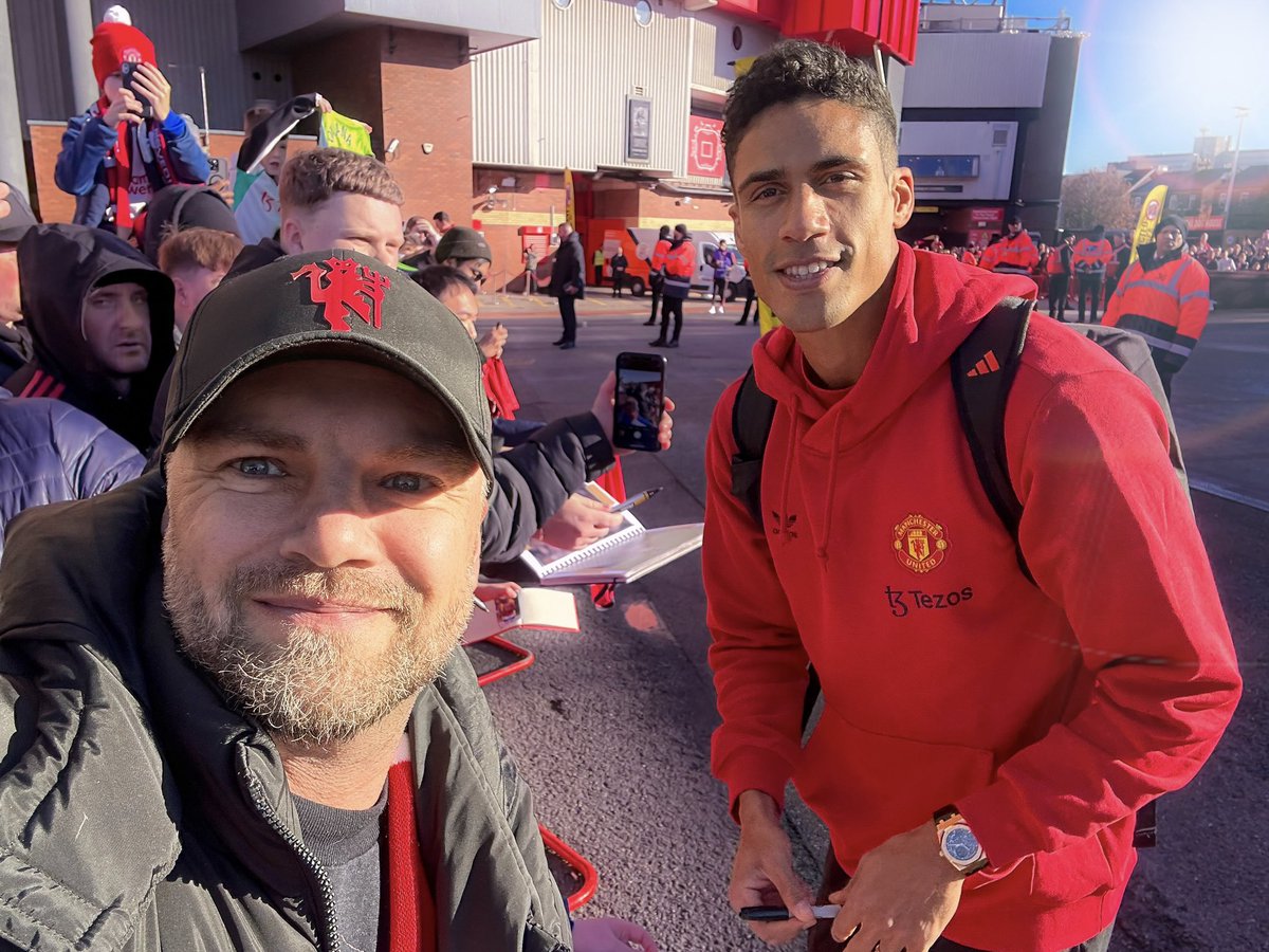 DLLMUFC's tweet image. Just me and my new best mate ‘Mr champions League’ Varane 😍

UNITED UNITED UNITED!!!!!
#unitedforthefans #MUNLUT