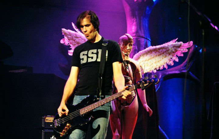 bass_with_hat's tweet photo. #ベースの日 
今年はポールをはじめとして色々なベーシストに出会えた。やっぱりベースってかっこいい！ https://t.co/6VeAhOsGSF