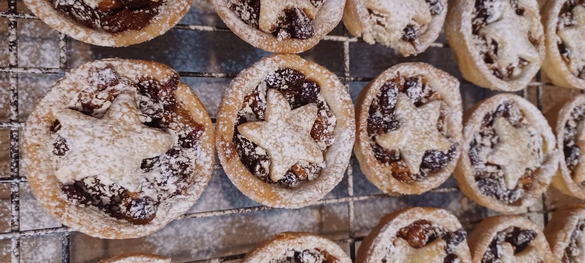 Barneysfarmfood's tweet photo. All set up and ready to go at our first Christmas fair of the year @SummerbridgeMC with our home made preserves, scones and mince pies #barneysfarmhousefoods #scones #supportlocal #shoplocal #preserves #homemade #summerbride #northyorkshire #mincepie https://t.co/R5sYZJPEB3