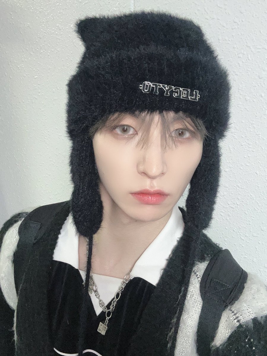 ELASTofficial's tweet photo. 제가 사실 고양이라면 믿으시겠나요? 😼
⠀
#ELAST #엘라스트 #エラスト
#ROMIN #로민 #ロミン https://t.co/8Zve3NZOk7