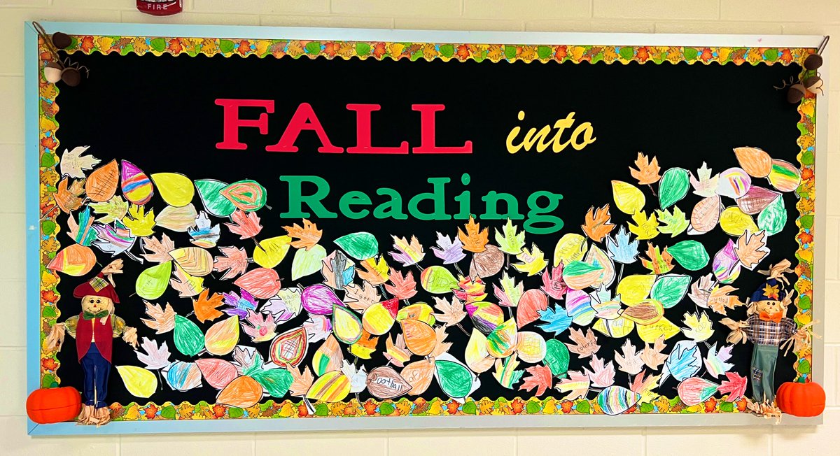 Go2TheLibrary's tweet image. We read Leaf Thief!
My kindergartners worked on learning what a noun is and decorated a leaf with fall
Colors and a write a noun for the Fall season.
My first graders learned the differences between noun, adjective and verb. They decorated with an adjective for Fall.