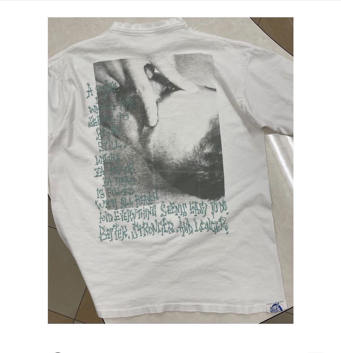 SJoejp's tweet image. 私が10代の時に初めて好きになったストリートブランド、Tokyo Air Runners ・TARが37周年目！！感慨深いです！！
初めて買ったTシャツ、大切に持ってます！！宝物です！！
ずっと応援しています！！！！

☺︎

#TokyoAirRunners 
#tarlab
#TARLAB
#TARCOM