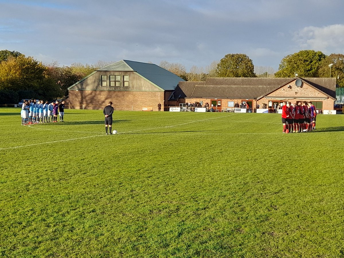 LoddonUnitedFC's tweet photo. First team 3 up at ht gaffa changes everything nearly messes it all up
Still win 3-2 though
Scorers
Kounnass ⚽️⚽️
Sargent ⚽️
Brilliant minute silence observed by everyone at the Jub today aswell
#UPTHEDONS #SharpeOut 🔴⚫️ https://t.co/0Hamba4C1u