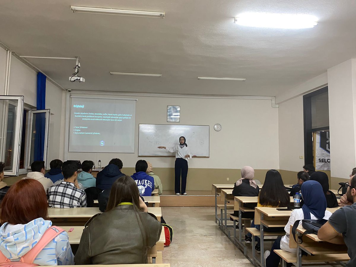 selcukchain's tweet photo. Dün akşam yönetim kurulu üyelerimizden @ebrartamer23'in değerli anlatımıyla Kriptoloji 101 eğitimimizi gerçekleştirdik.
Katılan herkese teşekkür ederiz.
Gelecek etkinliklerde görüşmek üzere. 👋🏻 https://t.co/skJ0H6e7vF