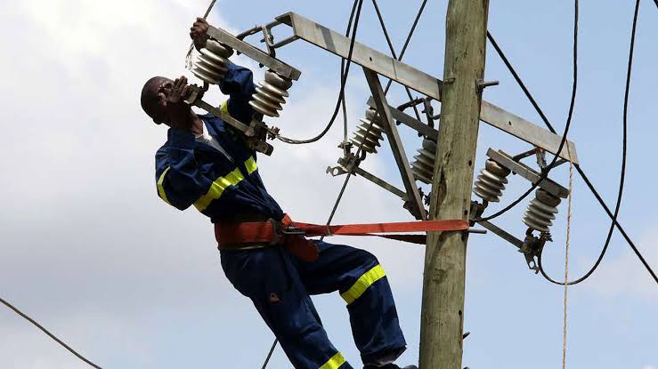 If you don't have power in your location kindly reply under this tweet your location.
Several kenya power staff are following this tweet . Kplc . blackout