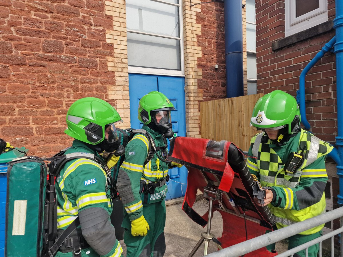 Another core competency for our HART operatives is extended duration breathing apparatus. When you join HART you will go away to @FSCmoreton to complete a 2 week course with @NARU_Education to enable you to become a competent wearer in irrespirable atmospheres. #ba #draeger #HART
