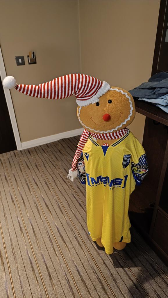 IstanbulTim's tweet image. No worries #gills, just caught sight of our new striker at Wrexham Premier Inn with a cracking left foot on him