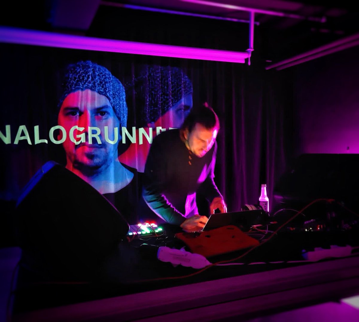 analogrunner's tweet image. Zopar momentiek zo vcerajsieho skveleho vecera a dj setu v Arta Piestany 💙