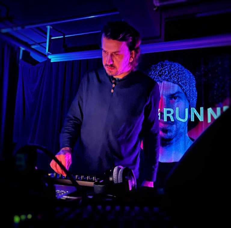 analogrunner's tweet image. Zopar momentiek zo vcerajsieho skveleho vecera a dj setu v Arta Piestany 💙