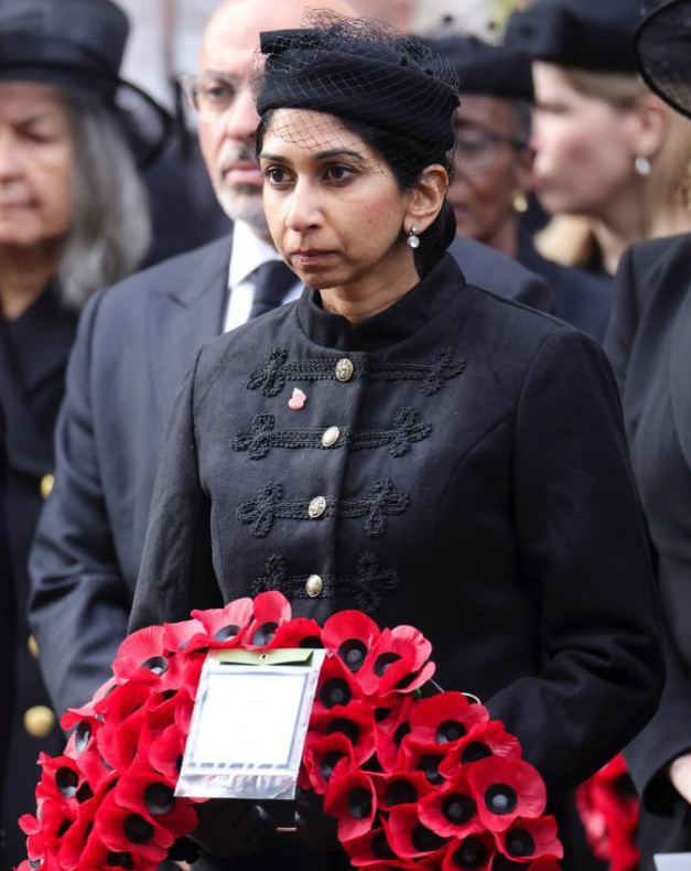 MittensOff's tweet photo. Braverman will be repeating this act tomorrow, and for many, it will be a moment of national shame.
Much like Yaxley-Lennon et al., she is unfit to be anywhere near the Cenotaph.
#Braverman #BravermanOut #BravermanMustGo #ToriesOut492 https://t.co/ejkEs7r9Na