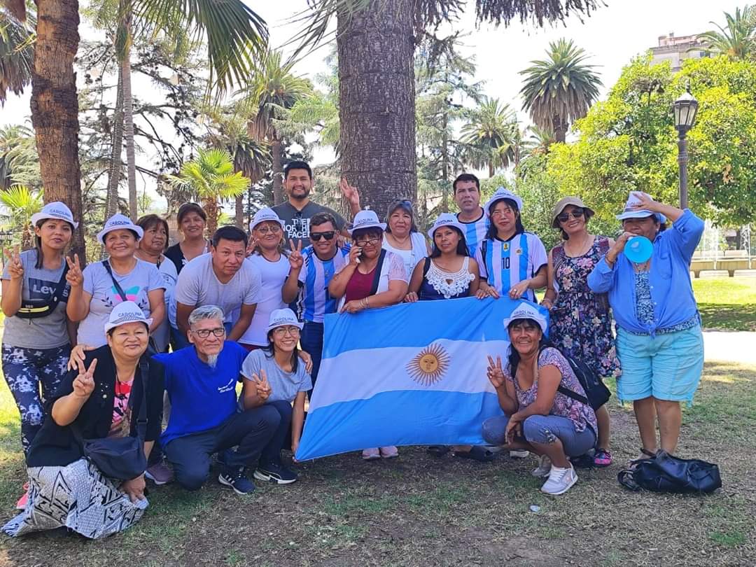 ArribaJujuy's tweet photo. EN TODAS LAS PLAZAS DE LA PROVINCIA SALIMOS A DEFENDER LA ARGENTINA. 

Con los colores de nuestra bandera, la celeste y blanca salimos a militar y defender nuestro país. 🇦🇷🩵 https://t.co/bD8LHHOo1T