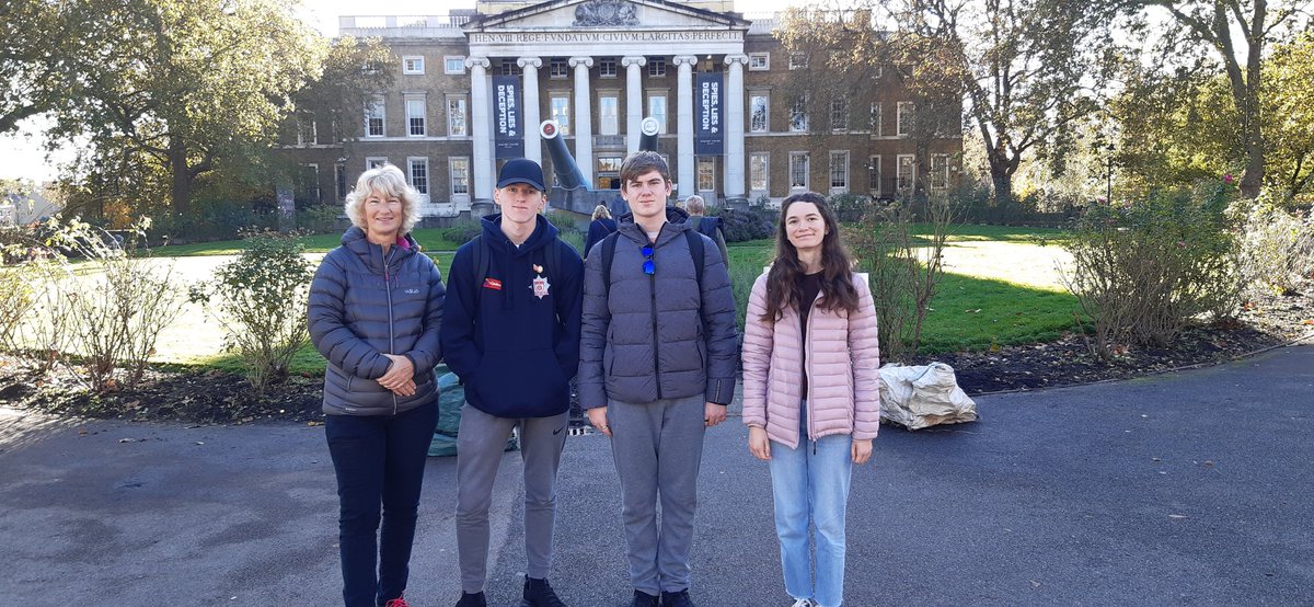 Northamptonshire Emergency Services Cadets have had a great day visiting London in anticipation of attending the Remembrance Day Parade at the Cenotaph #imperialwarmuseum @ESCadets @UKFireCadets @northantsfire @NorthantsPolice @NorthantsOPFCC