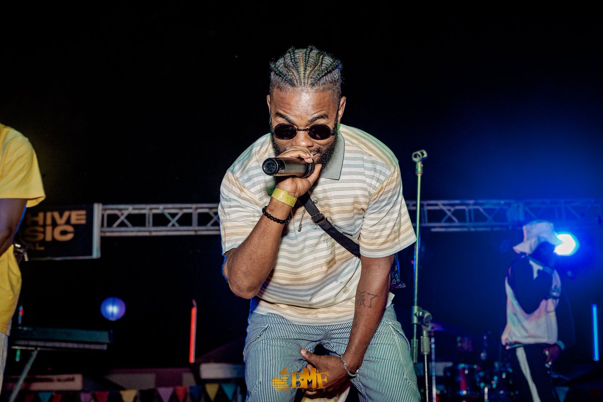 BMF_BUZZING's tweet image. 🔥🎤 Suranu owned the stage with back-to-back hits! 

The crowd was on fire as each note hit home. 🌟🎶
#FeeltheBuzz