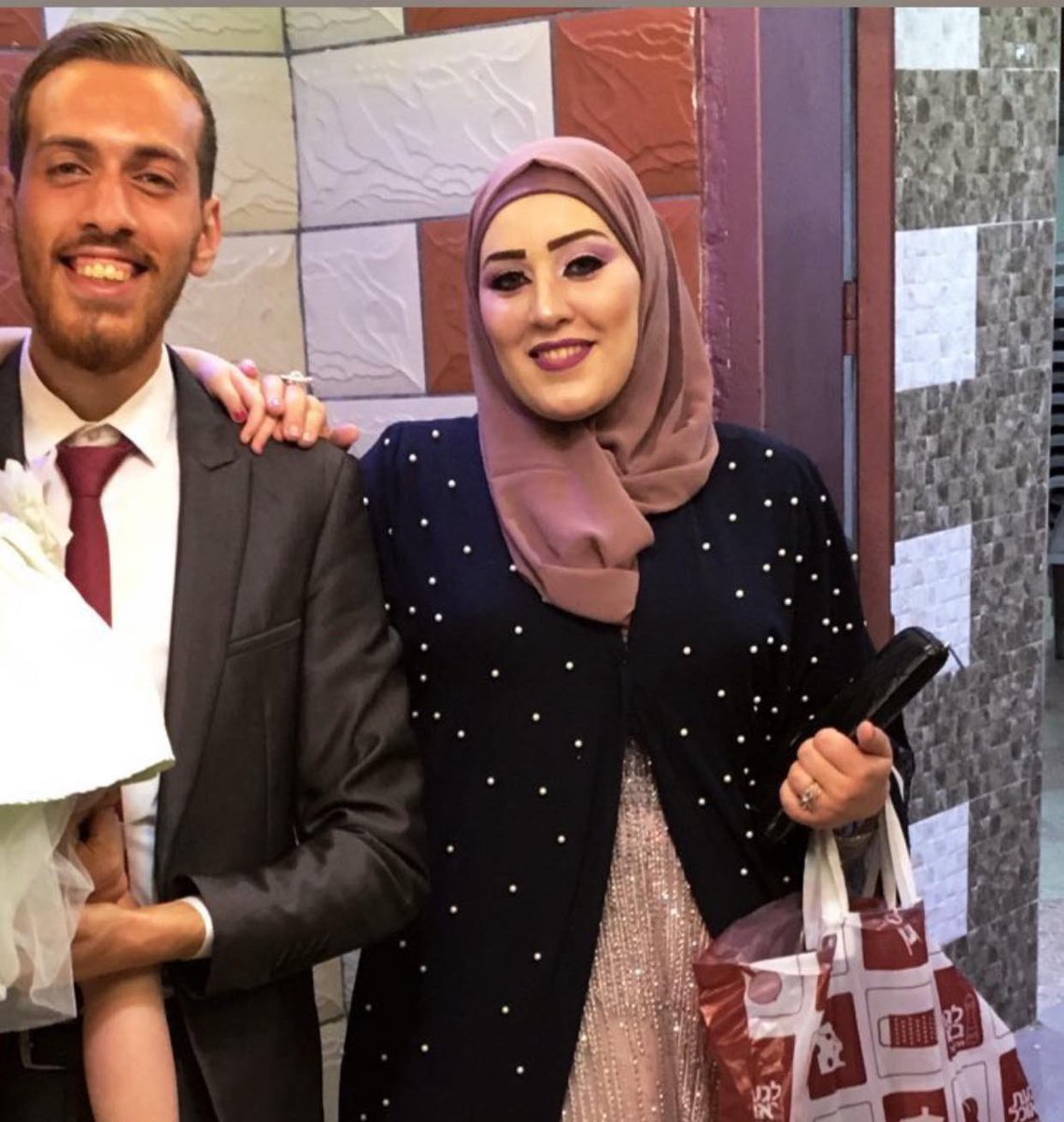 GazaMartyrs's tweet image. Hadeel Abu al-Rous "Eileen’s Mom”
She was a physics teacher and excelled in her work, well-known in her field in Palestine. For her family, especially her brother Kareem Abu al-Rous, she was the eldest daughter who took on the role of a mother to her younger siblings. For