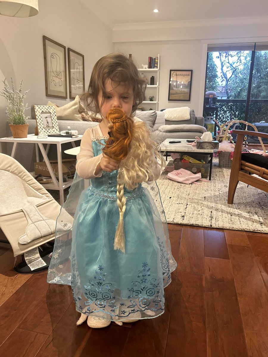 Ok <a href="/veve_official/">VeVe | Digital Collectibles</a> and <a href="/DavidYuNZ/">David Yu ⭕️</a> when will I be able to put these <a href="/DisneyFrozen/">Disney's Frozen</a> art pieces into a digital frame. Elsa can only wait so long to see them, or she’s coming to freeze you 🧊 ❄️ ⛄️