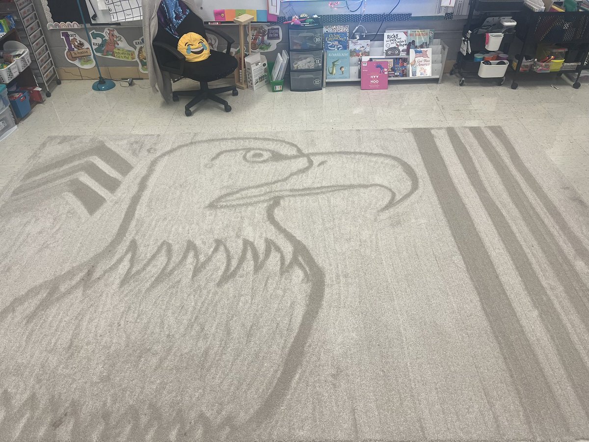KyiaDavis's tweet photo. 🤩 Latest Kindergarten Rug Art! ❤️🤍💙 Our custodian went above and beyond with this one. It truly takes ALL adults in the building to make learning magical!
Guess what we talked about yesterday?! 🦅 🇺🇸
#oneteamonewillard #itsgoodtobeatiger @willardschools @wn_tigers https://t.co/6sr1VbkCwn