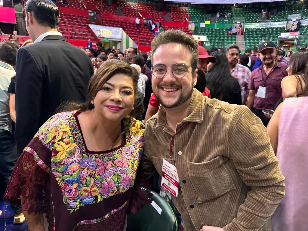 abrahamendieta's tweet image. Salvador Allende jamás hubiera llegado a la Presidencia sin el movimiento de los pobladores: trabajadores honestos que llegaron a asentarse a la capital, y que lucharon durante décadas por una vivienda digna, frente a los abusos de terratenientes y especuladores inmobiliarios.…