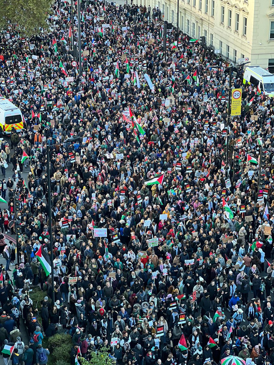 ABroNextDoor's tweet photo. London 🇵🇸🤍 https://t.co/3yO9BX6zre