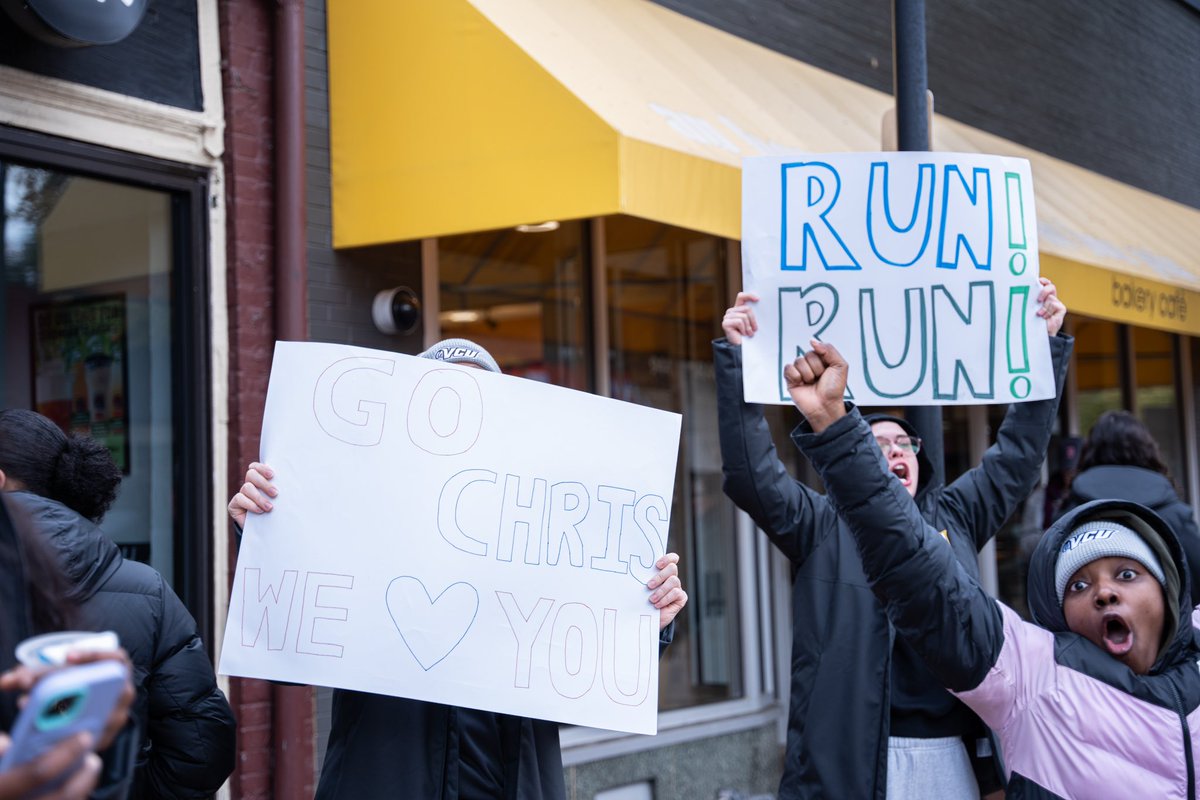 We came out this morning to support our Director of Sports Medicine Chris Mignogna as he ran the @SportsBackers Richmond Half Marathon!

#LetsGoVCU #RunWithUs
