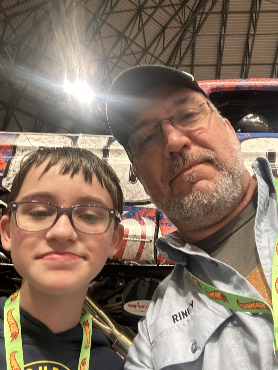 RineyDon's tweet photo. Saw Bigfoot in the early 80s now passing on the fun! #hotwheelsmonstertruckslive @DickiesArena https://t.co/vbzofDzCnW