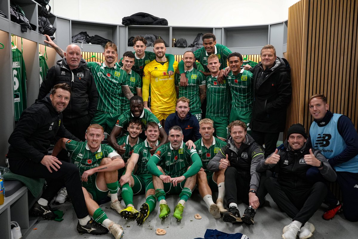 Record breaking Glovers 🧤

#YTFC 💚