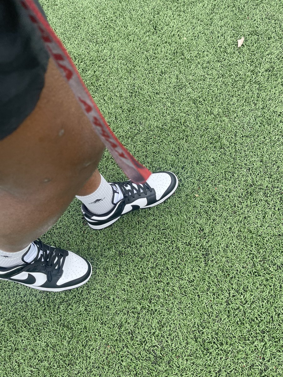 CoachKT_'s tweet image. Heatin Up GameDay 🔥 #KoachKicks #PandaDunks