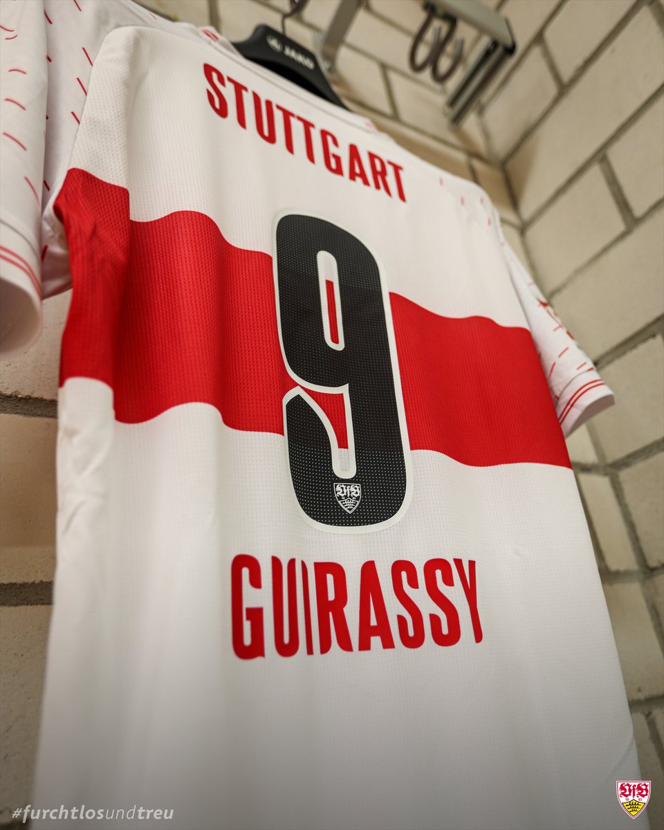 VfB's tweet photo. 👀❤️

#VfB | #VfBBVB | 📺@SkySportDE: https://t.co/iuJfvA2Nmp https://t.co/qlRJi21pn9