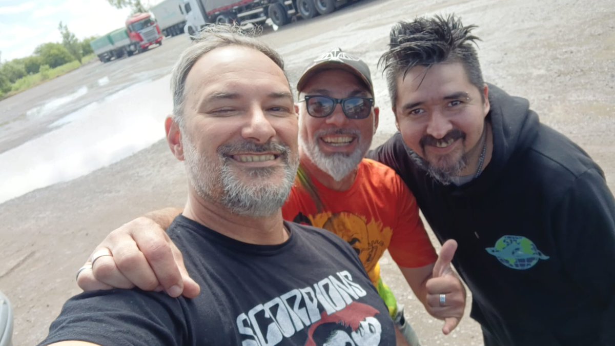 Totirodricarp's tweet photo. Yendo a Paraná con los pibes , aguantando los trapos
#LFAA siempre Redondos
@DespeloteDeTuiT @igna1607 @LosFundaok https://t.co/mx0fUP7irH