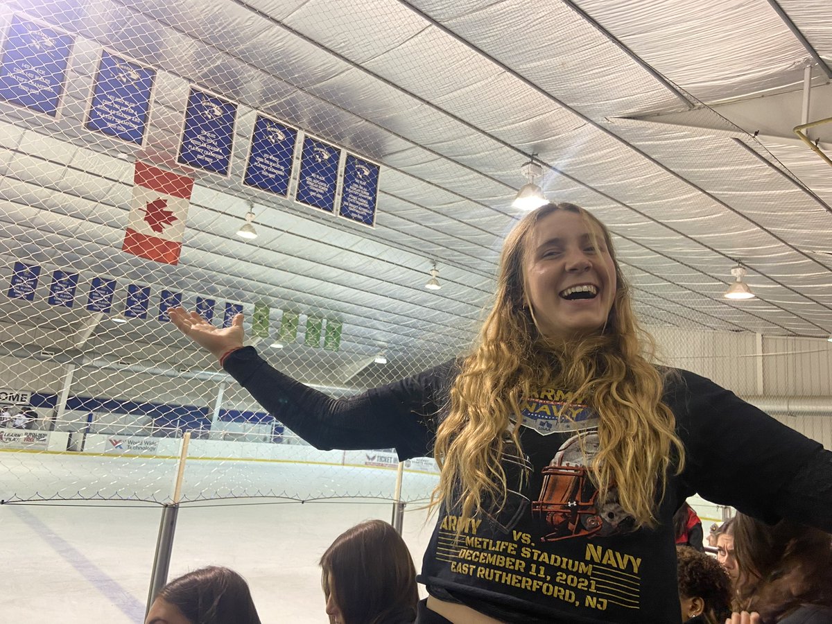 Slumber_Party24's tweet photo. Gritty supporting Mad Hockey🏒🥳 https://t.co/TMA1zFRpV5