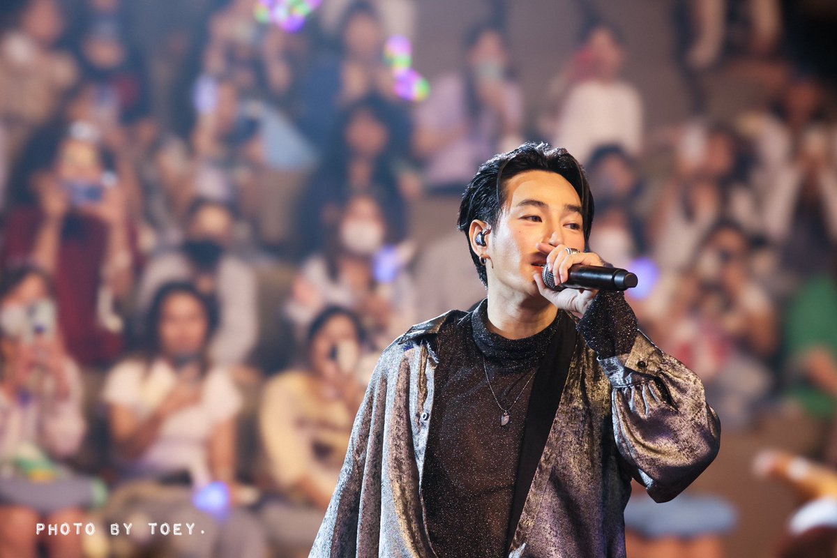 photobytoey's tweet photo. คอนเดี่ยวครั้งที่ 4 ของพิเป๊ก 

@peckpalit
#5ปีไอคอนสยามxเป๊กผลิตโชค
#ICONSIAM5thAnniversary
#เป๊กผลิตโชค
#PeckPaLitChoke
#photobytoey 
#palitgallery https://t.co/H8RjTXEFsG