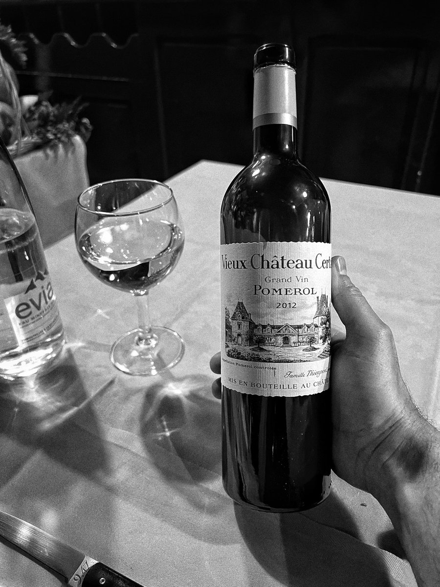 jebdunnuck's tweet photo. When in Paris… the best potato dish in the world. And the same could be said for the chicken. 🍷🍷 https://t.co/nxXwbzLDiE