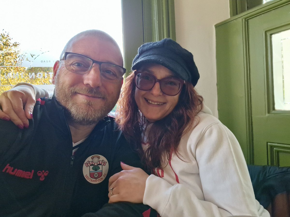 sfc_fred75's tweet photo. Woodies at the Junction Inn St Denys .
Back open for the match day ritual ⚽️🔴⚽️🔴 #SaintsFC https://t.co/c0niHy6U38