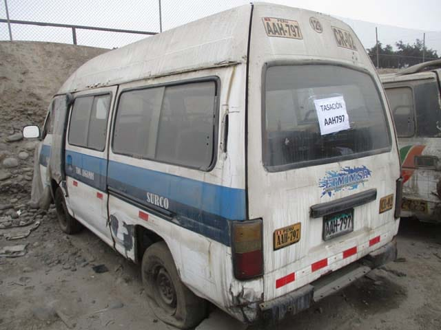 mal_menor's tweet image. SAT @MuniLima finalmente ejecutó la subasta de 75 combis y taxis con más de 30 años de antigüedad, regresando esta chatarra a las calles, a pesar de que vivimos en una de las ciudades con peor calidad de aire de América Latina. Un atentado a la salud por puro afán recaudador.