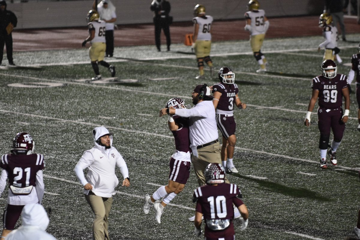 hillypat's tweet photo. PSJA Bears are Bi-district Champs after beating LF Falcons 35-7!
Congratulations to all Athletes, Coaches, Trainers, and Staff!
Go  Bears!!!
@PsjaFootball @PSJAISD @PSJAECHS @PSJAAthletics @version2media https://t.co/nPltNLbW8Q