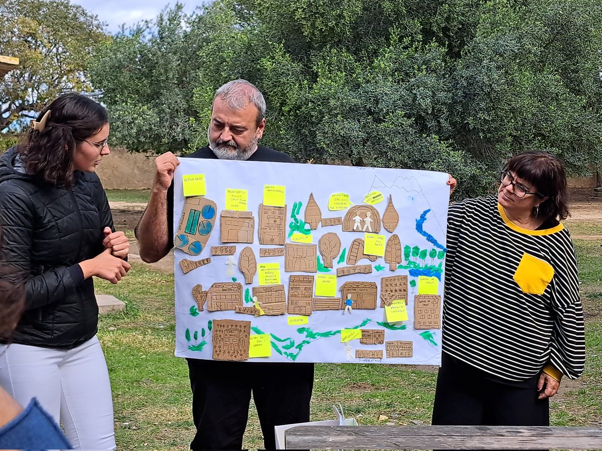 NBolet's tweet photo. #16jornada_MartaMata Analitzem els drets dels infants I continuem treballant @twcalmata @f_ferrerguardia @RosaSensat @sebaixpenedes  @sealtpenedes @crpgarraf https://t.co/NZtGesIxIU