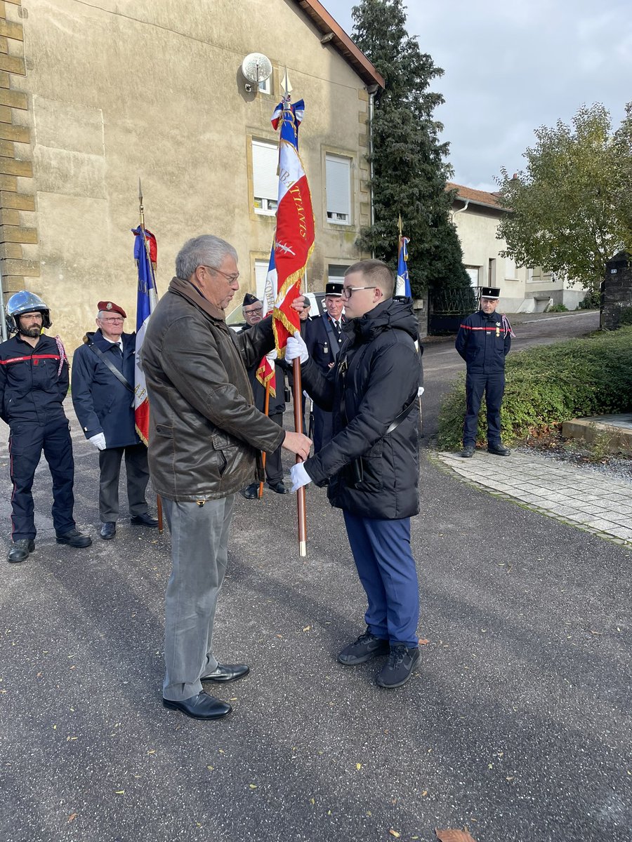 BenoitWatrin's tweet image. Commémorations du 11 novembre ce matin à Bouligny et Spincourt . Merci aux différents participants pour leurs présences.
Bravo aux enfants pour avoir aussi bien entonné la marseillaise ainsi qu’à Jules 15 ans et nouveau porte drapeau de Spincourt 👏.