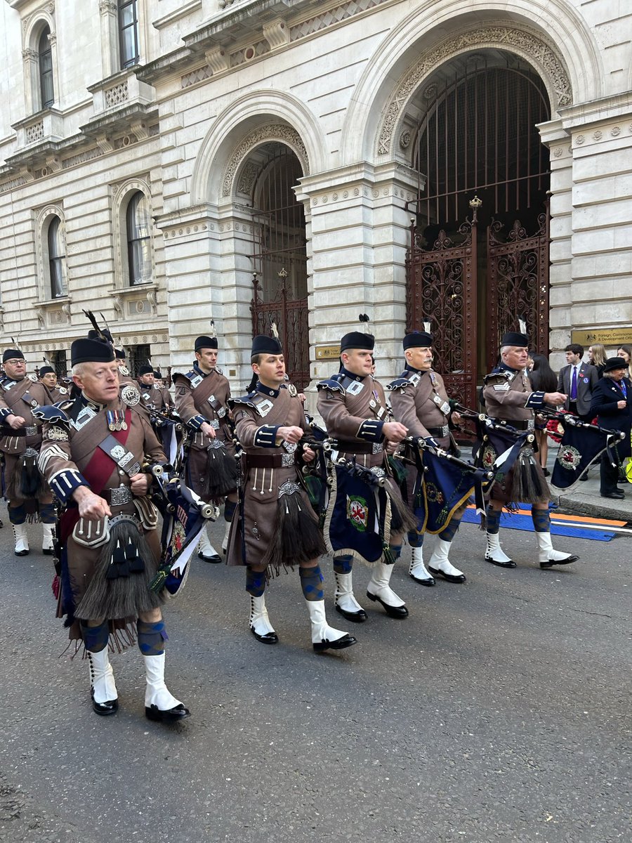 StJohnsSurrey's tweet photo. We were delighted that several St John’s pupils were invited to take part in the national parade at the Cenotaph in Whitehall, London, this morning. Pupils took great pride in laying a wreath in remembrance of Old Johnians, and attended the Guards’ Chapel ceremony that followed. https://t.co/09FWW4gWLX