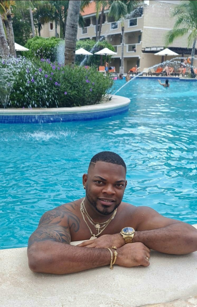 Elvis Santo tweet media