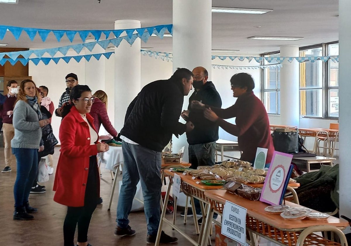 #AHORA en 𝓔𝓷 𝓵𝓪 𝓶𝓲𝓼𝓶𝓪 𝓿𝓮𝓻𝓮𝓭𝓪 de <a href="/latortosamdp/">Rosana Tortosa</a> nos visita <a href="/GonzaloMMerino/">Gonzalo Merino</a> director del <a href="/cfl416mdp/">cfl416 Mar del Plata</a> para contar detalles de la tradicional Muestra Anual Integradora, para que toda la comunidad pueda acceder a la oferta del centro
