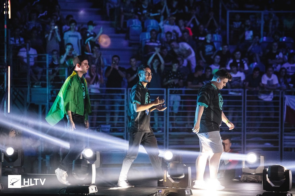 Era uma vez em Kraków...

<a href="/kngvito/">Vito Giuseppe</a> | <a href="/steelegabr/">Lucas Benedito Lopes</a> | <a href="/Boltz/">Ricardo Prass</a>