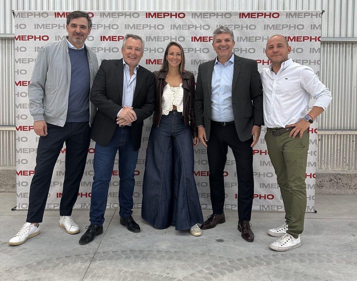 todo el equipo listo en IMEPHO para presentar la NAVE5 !

gran celebración del trabajo marplatense!

#VamosMardelPlata👍🇦🇷

⁦<a href="/pepebasko/">PEPE BASKO</a>⁩ ⁦<a href="/danielalvarez99/">Daniel Álvarez</a>⁩ ⁦<a href="/RevistaCentral1/">Revista Central</a>⁩