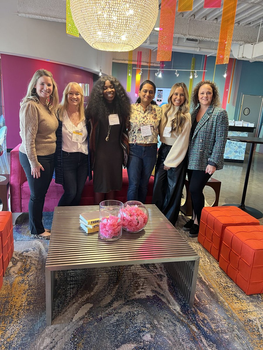 WIRLeadership's tweet photo. #WIRLC members gathered in #Dallas last week at @DallasMarket Center! 🥂💗 Cheers to happy hour &amp; networking hosted by Jeannie Barsam and Angie Eckelkamp! 🙌 Connect with executive-level women leaders in retail at our next regional meetups ➡️ https://t.co/h3YMIimHbl #womenwholead https://t.co/wjo1heDWuH