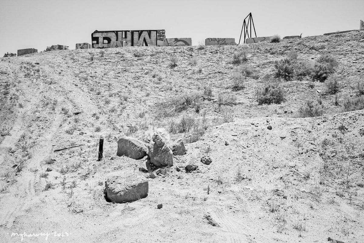 melindagharvey's tweet photo. I'd been to Victorville before, prior to becoming a photographer, so I completely missed the scenic possibilities of this hilltop o’ stuff.

Route 66 – Victorville, California
photographed 6.2.2023
#photography #onedayoneimage #thingsisee #reasonstostop https://t.co/h0mpPAVgDY https://t.co/W23IBhunmv