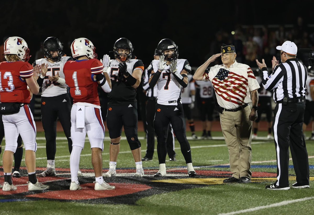 Thank you to all our Veterans and Active Duty Military taking in playoff football last night.

#VeteransDay

(📸 Andrea McDaniel)